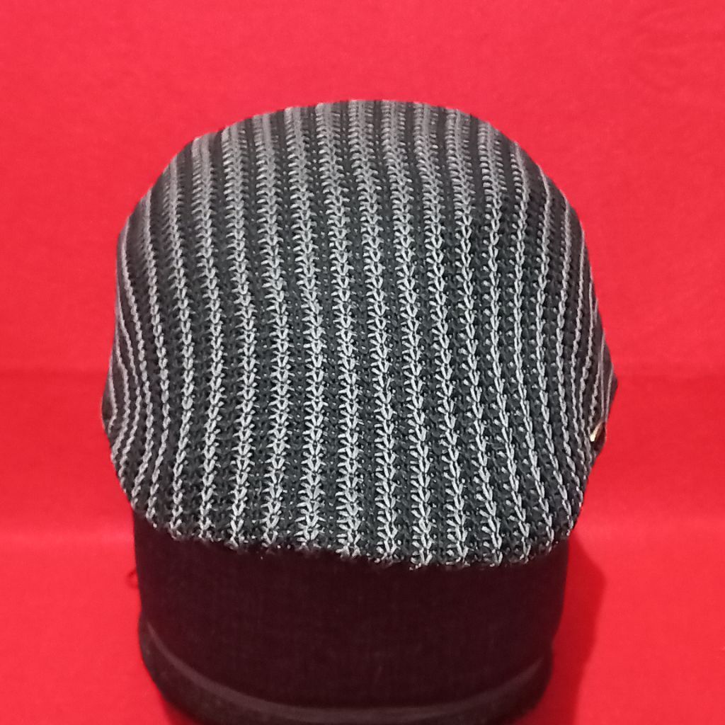 Topi Second Flat Cap Copet Preloved 99