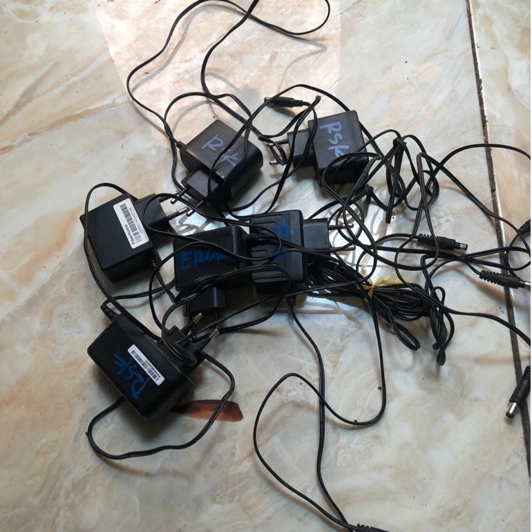 BORONGAN Adaptor bawaan wifi/router RUSAK