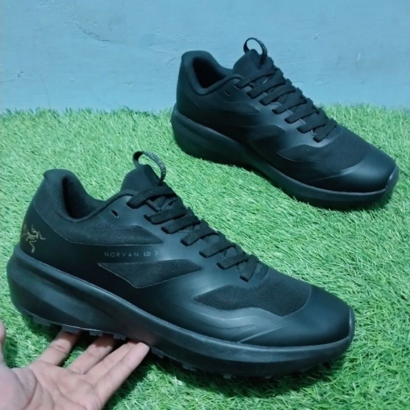 Sepatu Hiking Outdoor Arcteryx Goretex low Cut