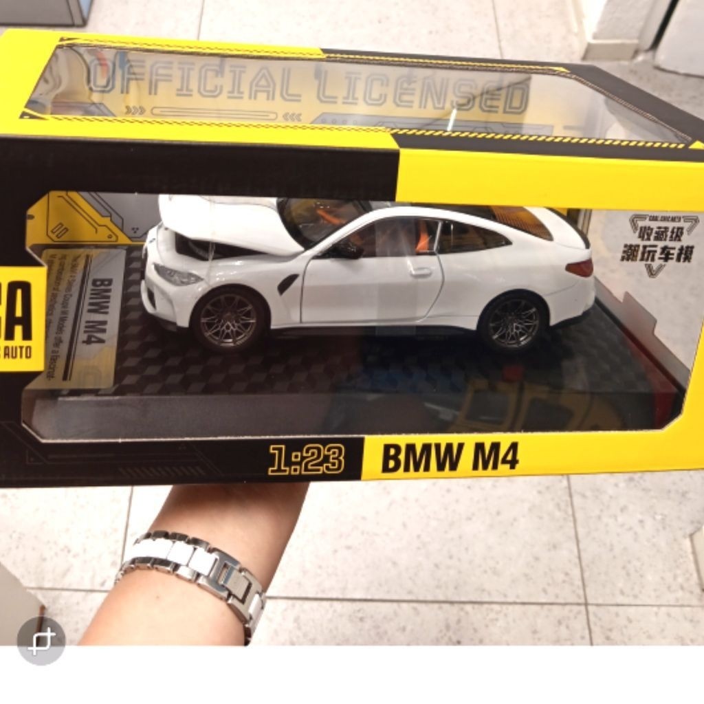 DIECAST CCA BMW M4 WHITE 1:23