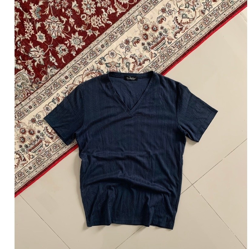 Tornado Mart Poen V Neck Tshirt
