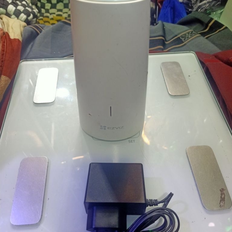 EZVIZ CS-W2H Base Station Smart Home Camera Cctv .Second Normal ( Unit+ Adaptor )