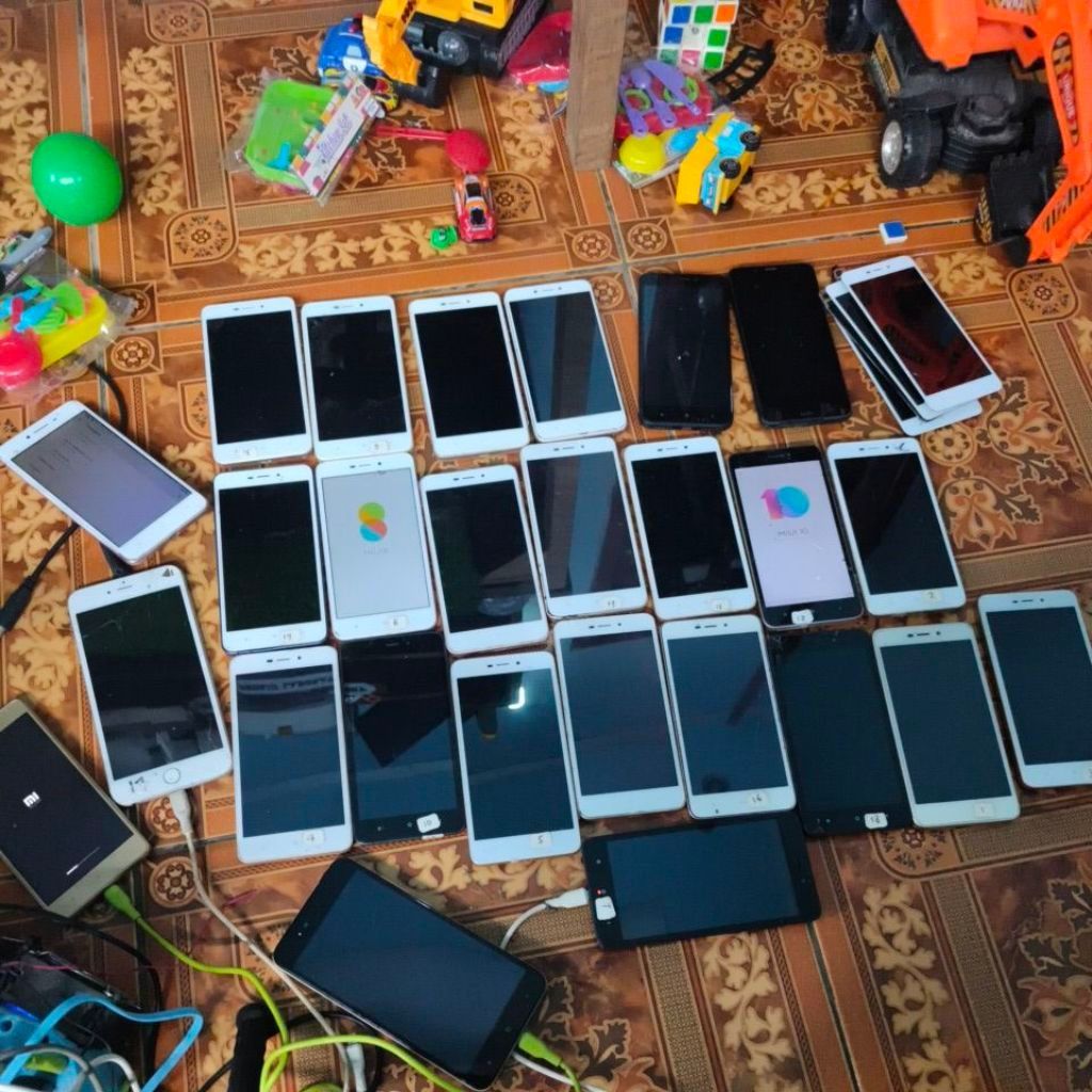 HP SEKEN Dijual aja borongan 4jutaredmi 4a 19pcsRedmi 4x 2pcsredmi 3 1pcsRedmi 7a 1pcsipon 6s batre 