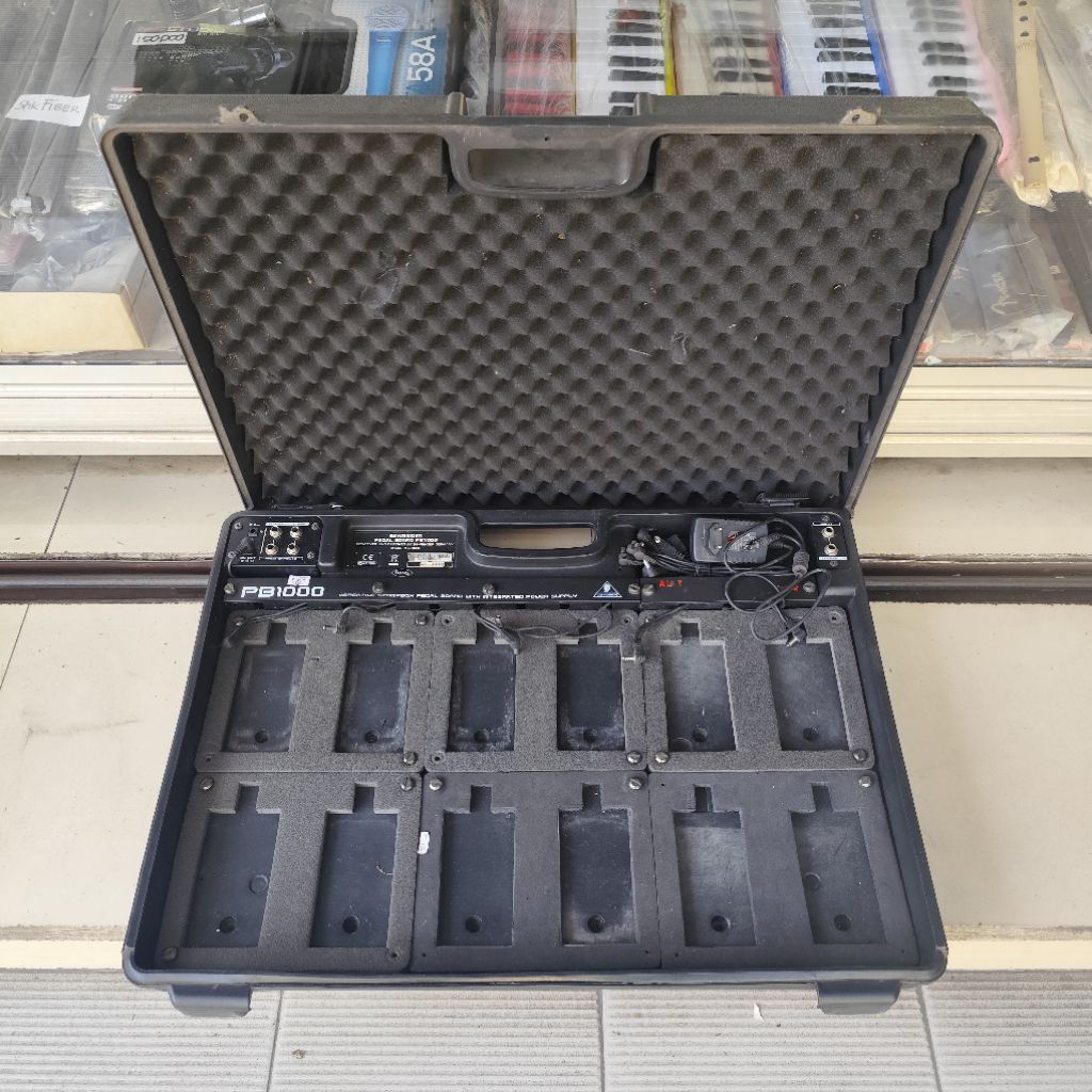 Behringer PB 1000 Pedal Board, Case Efek Gitar, Bass, Keyboard, Bukan Boss BCB 60,6