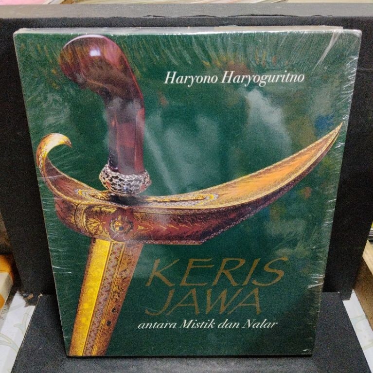 Buku original KERIS JAWA antara mistik dan nalar by Haryono Haryoguritno