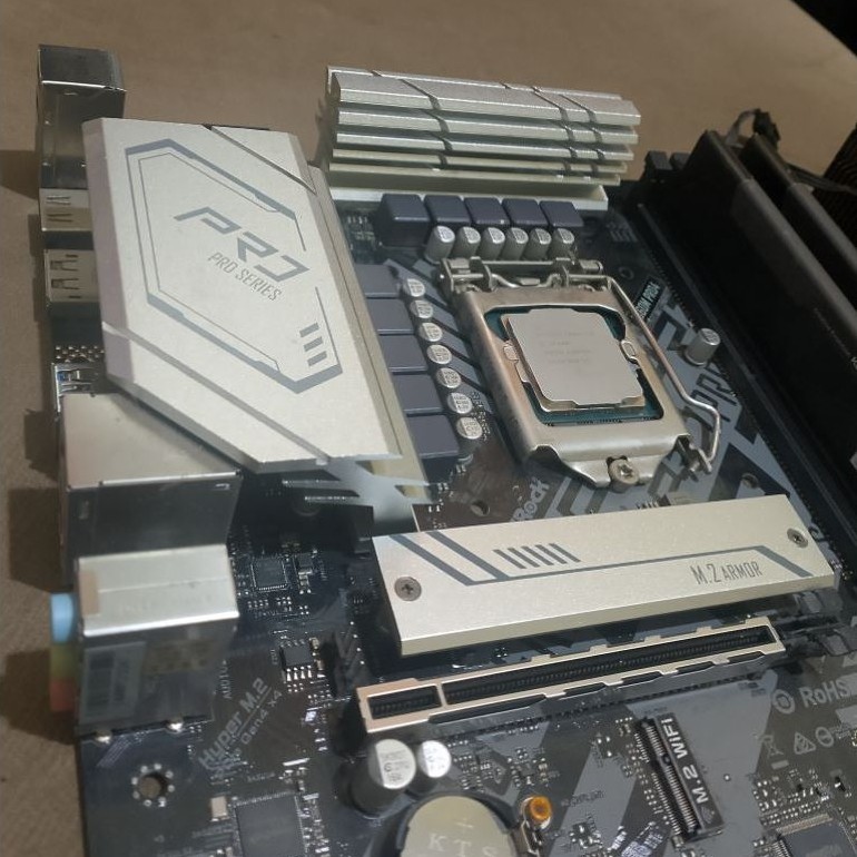 PAKET BUNDLING CORE I5 10400F MOBO ASROCK PRJ B560M PRO4 RAM KLEVV BOLT X 2X8 16GB 3200MHZ