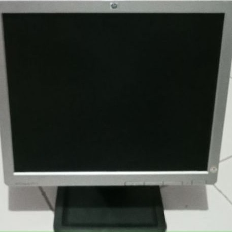 monitor 17 inci Hewlett Packard