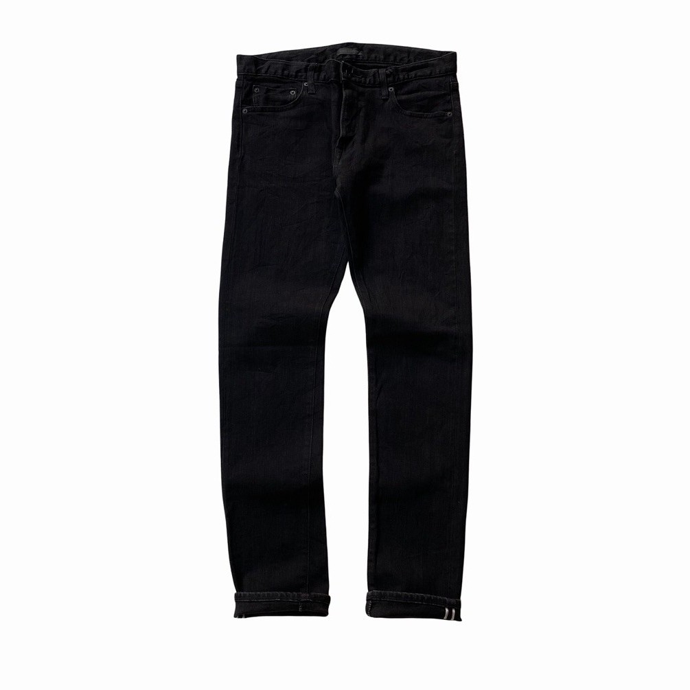 UNIQLO SELVEDGE SKINNY TAPERED BLACK JEANS