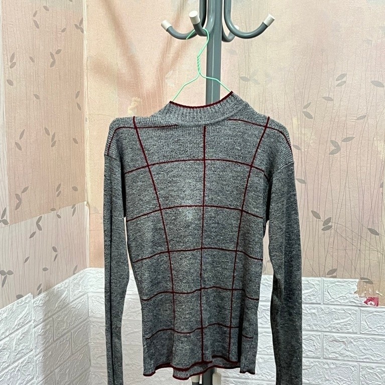 Spao Sweater Rajut Size M Kondisi Baik