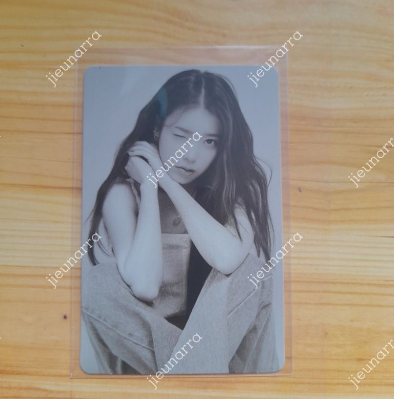 (RARE) IU Official Photocard - PC EDAM