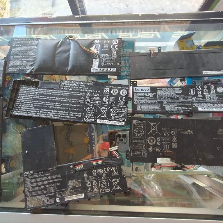 Baterai Polymer bekas laptop rusak