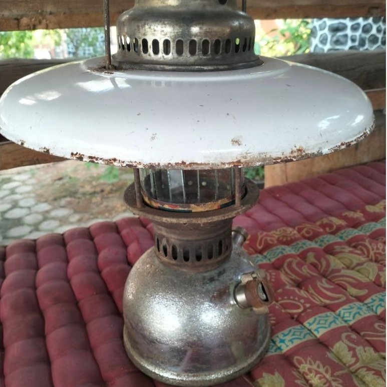 Lampu petromax