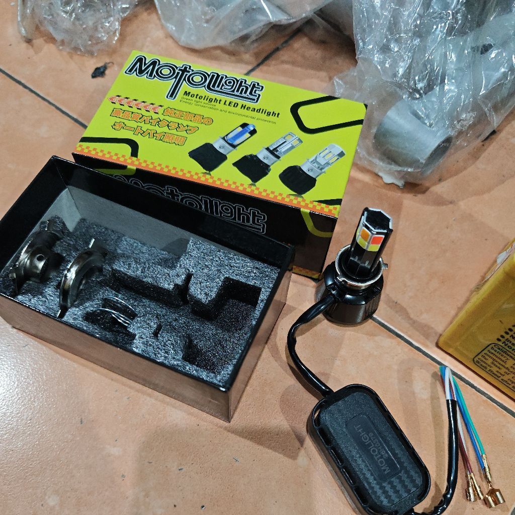 Lampu LED W9 Dugem/Disco 4 Warna All-Motor
