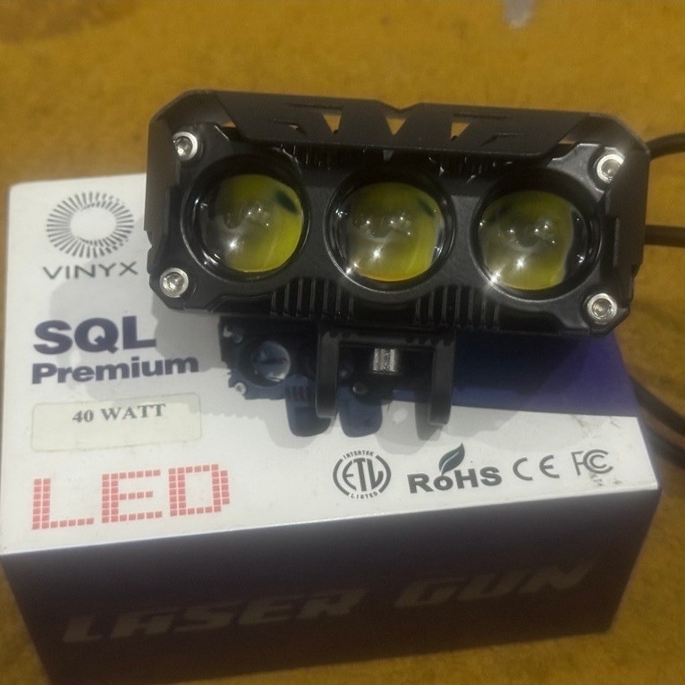 Lampu sorot vinyx sql 3mata 40w