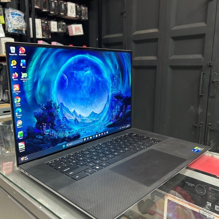 Dell XPS 17 Core i7 - 12700H RAM 8GB SSD 1TB 17” WUXGA IPS RTX 3050 (4GB)