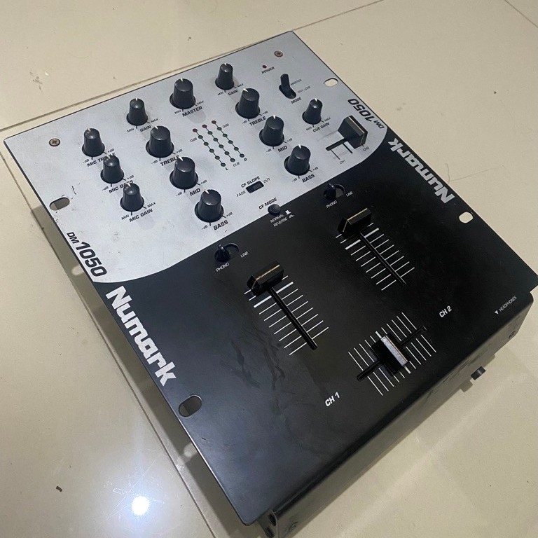 Dj Mixer Numark DM 1050