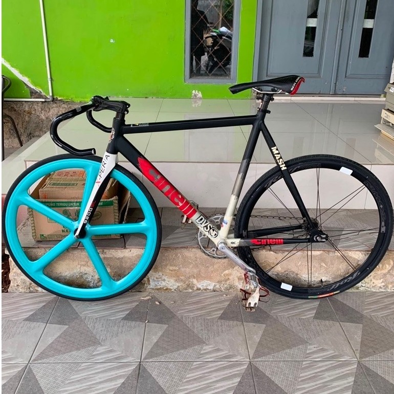 Fixie Cinneli Mash + Aerospoke