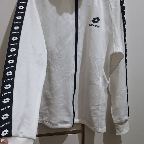 preloved jaket merk Lotto ori