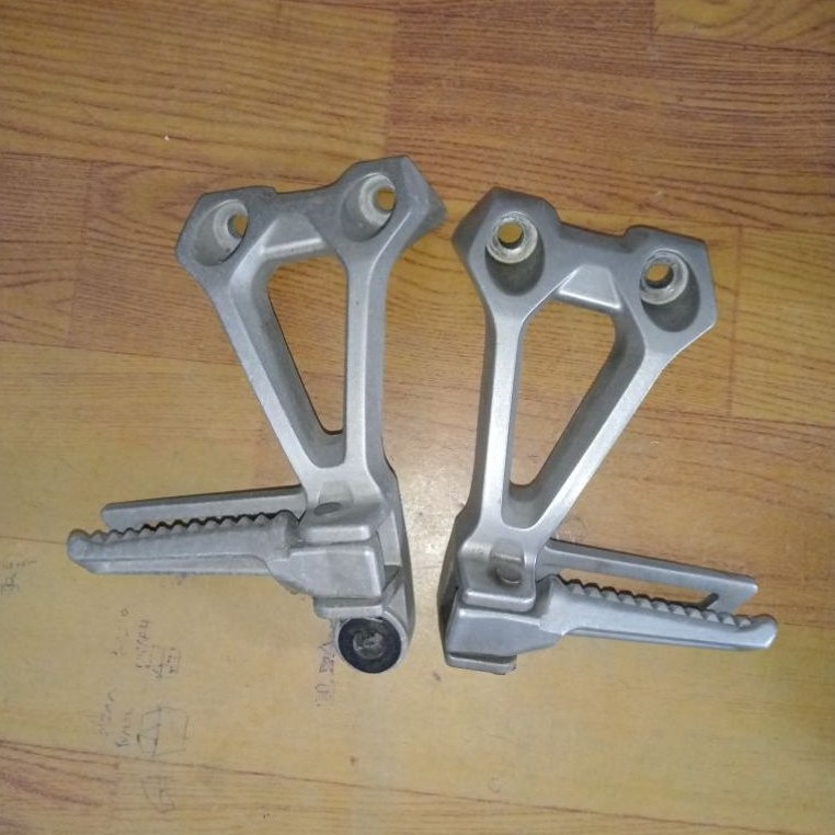footstep belakang Honda gtr 150 Sonic