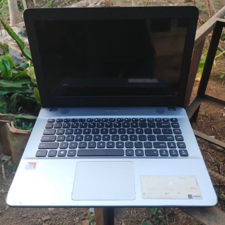 Laptop Asus X441B Processor AMD A6-9225