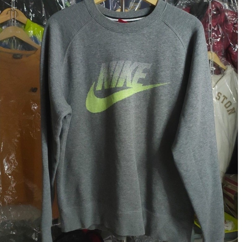 CN Nike big logo size L (baca deskripsi)