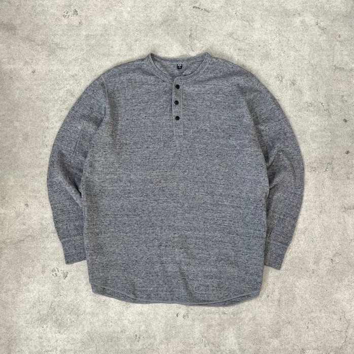 UNIQLO HENLEY SECOND