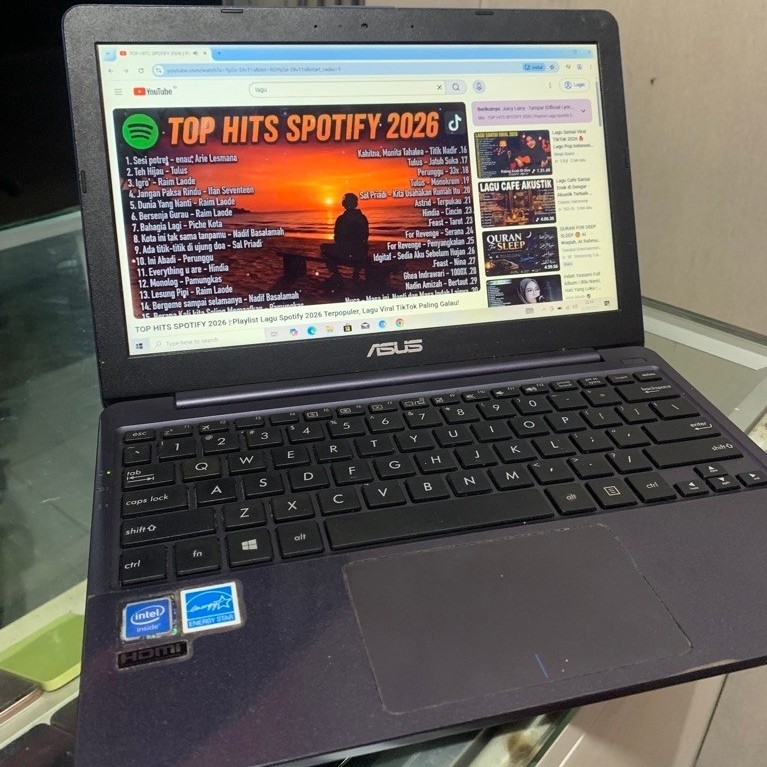 Notebook asus E203M minus keyboard