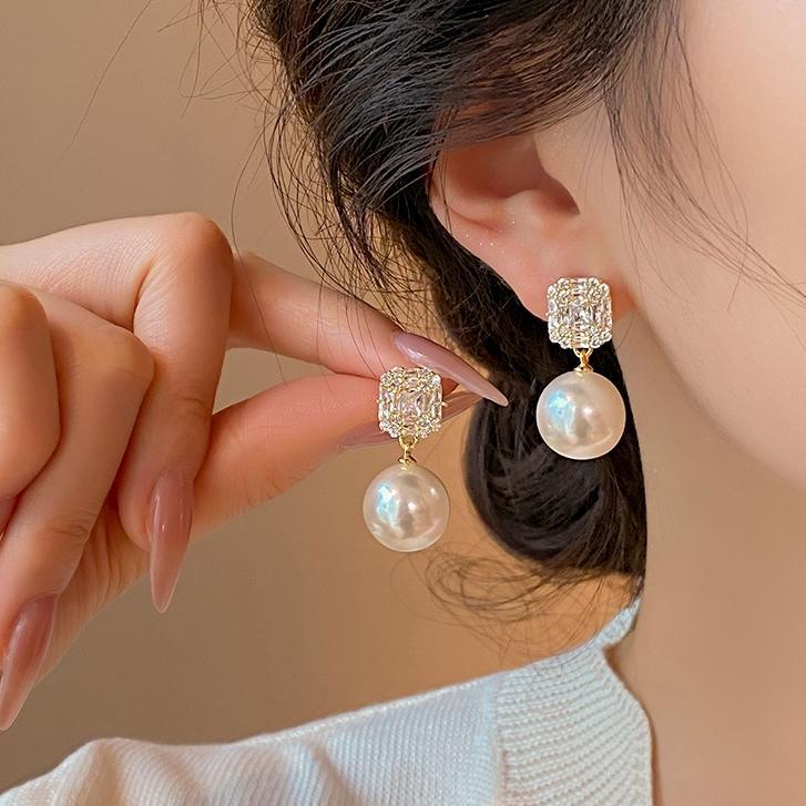 Anting Mutiara Laut Dalam Alami Emas 17K/Anting Wanita Mutiara Laut Selatan