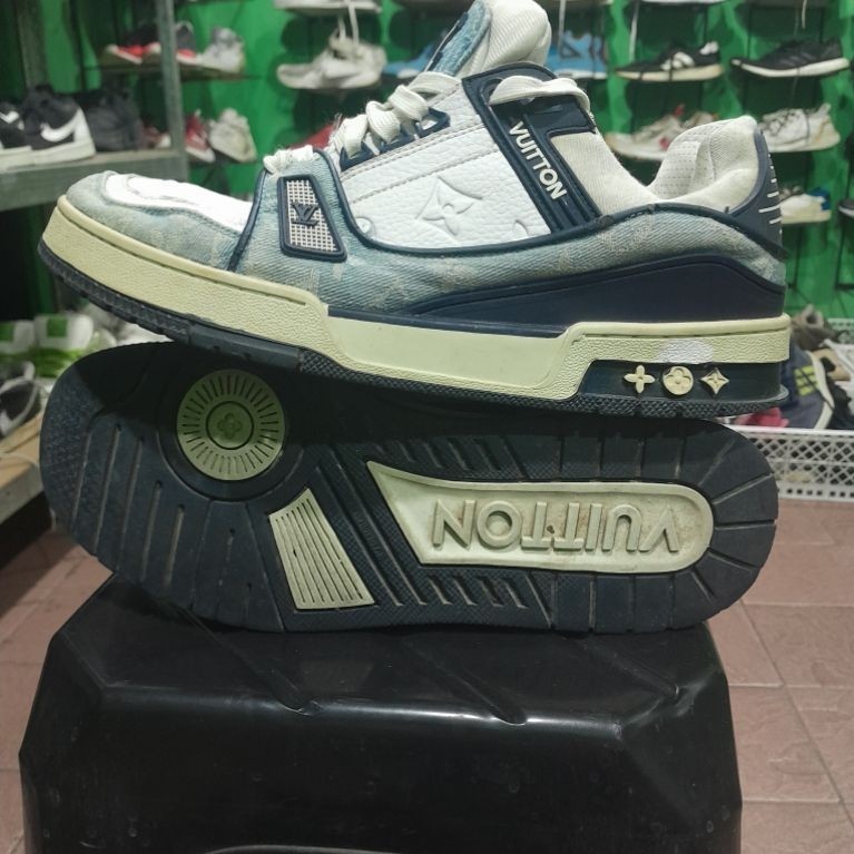Sepatu Louis Vuitton (LV) Trainer Monogram Denim Blue White - Size 43