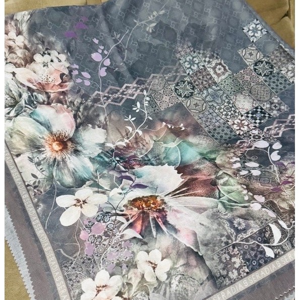Preloved Like New Seradia Hijab Segi Empat