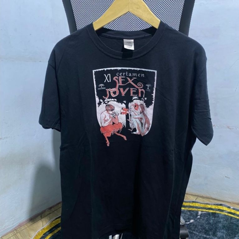 kaos art gildan / preloved