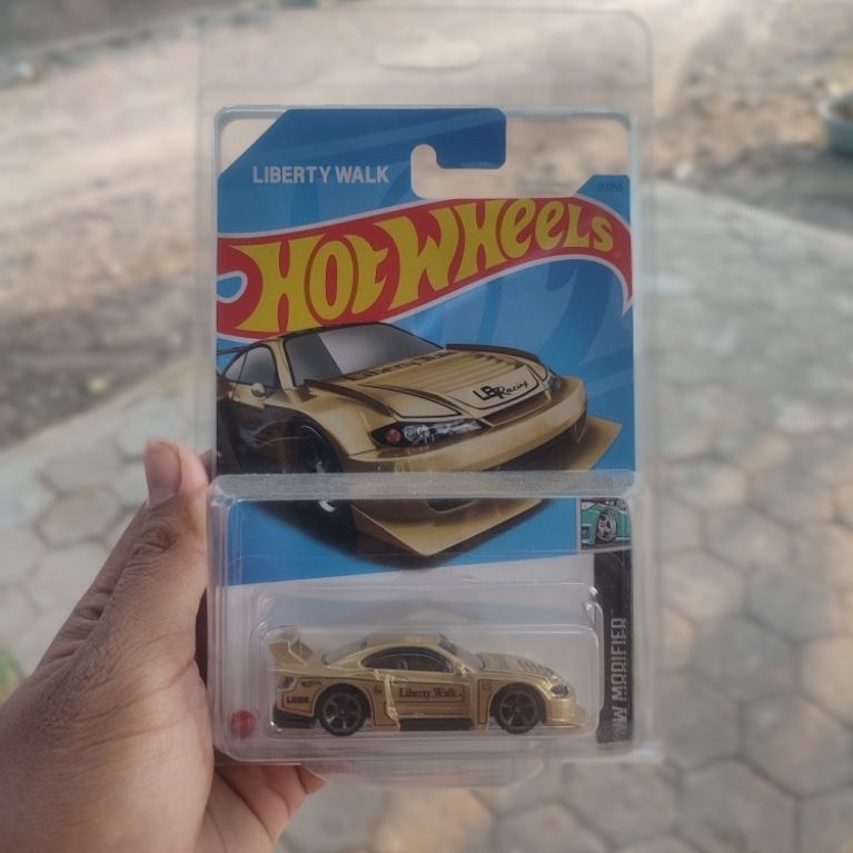 Hot Wheels Nissan Silvia S15 LBWK