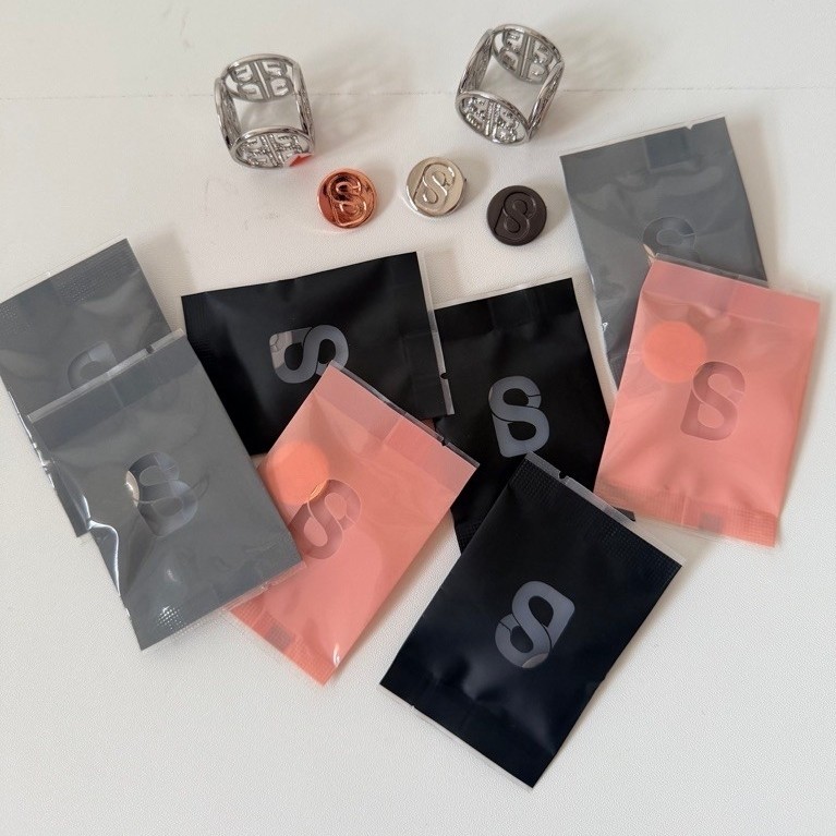Round Signature Brooch BS Bros Dagu Buttonscarves Bros WHS As Is Modinity Sale Bros BS Ring Brooch N