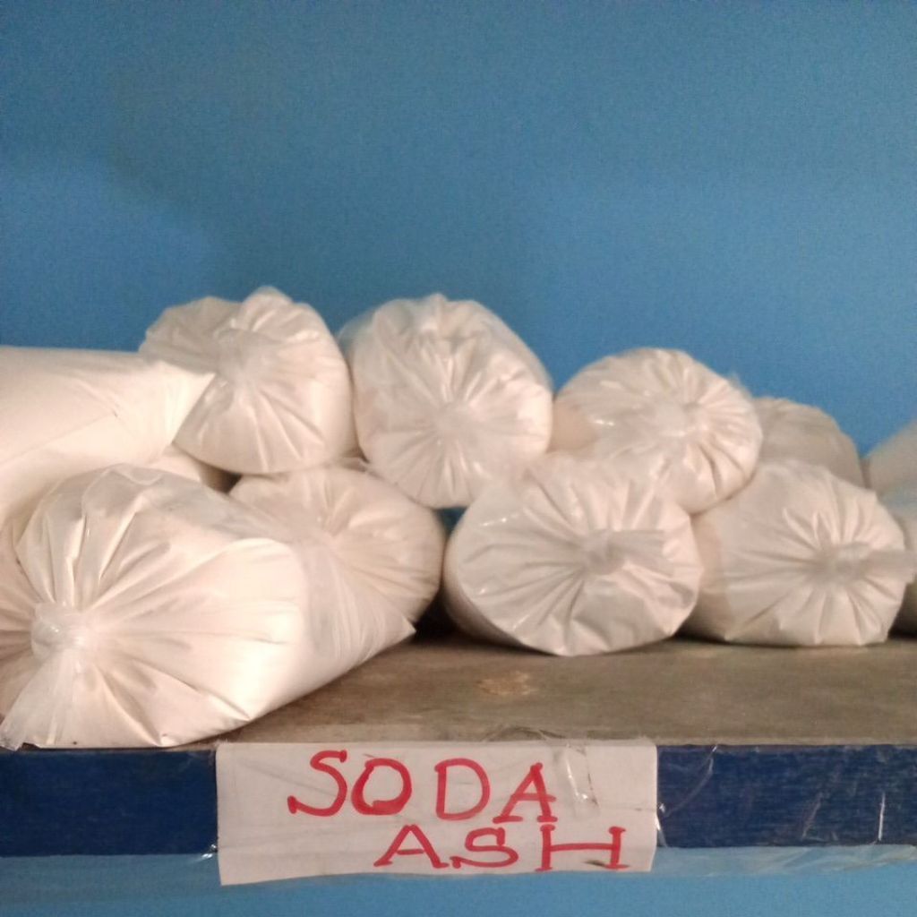 Soda ash kolam renang .