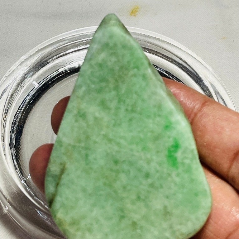 Bahan Batu / Rough Giok Burma Applegreen tipe A