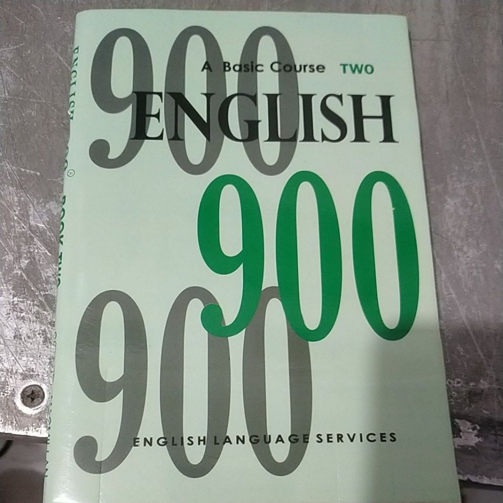 Conversation : English 900 book Two