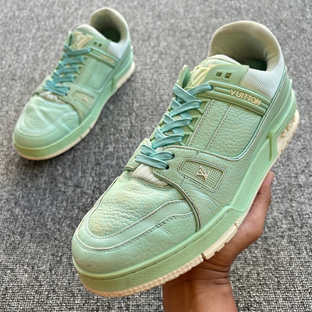 Sepatu LOUIS VUITTON LV Trainer Sneakers Size Tunggal 9 (44) Panjang Insole 28 cm