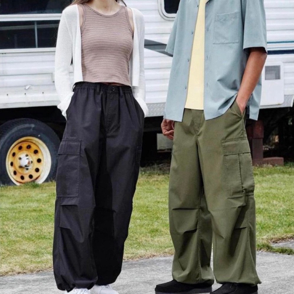THNK - GU UNQL UNISEX SUPERWIDE CARGO PANTS ( DEADSTOCK )