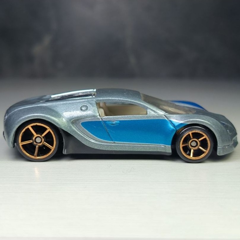 Hot Wheels Bugatti Veyron Faster Than Ever (FTE) Base Th.2002 Vintage