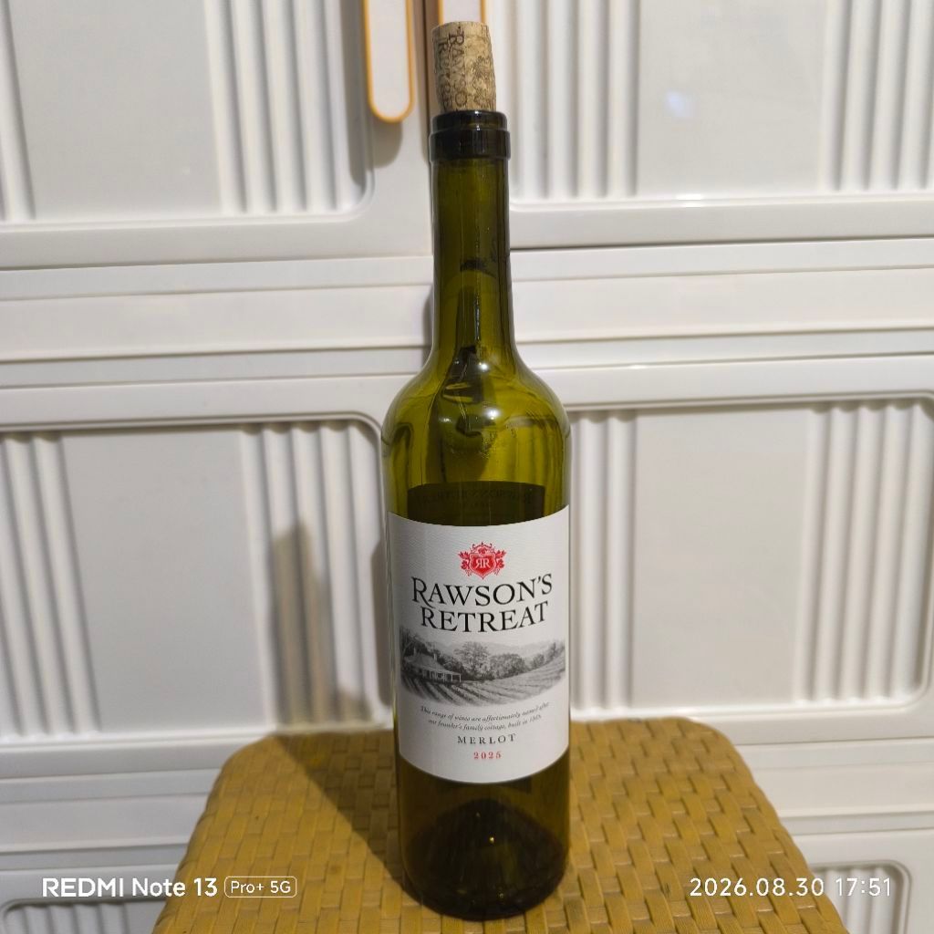 Botol Wine Bekas Minuman R@wson's Retreat Merlot 2025 (Dengan Paperbag)