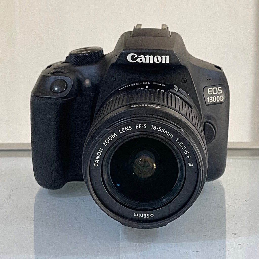 kamera canon 1300D wifi + lensa kit