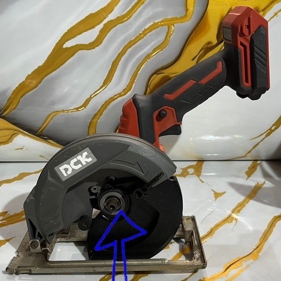 Circular saw brushless dck kdmy 140S second unit only.