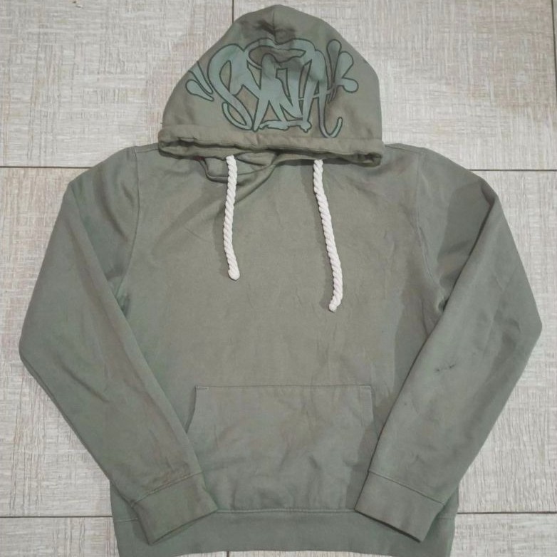 syna world hoodie sz l