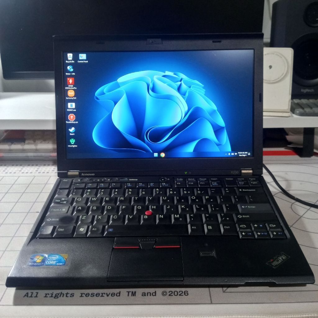 Lenovo ThinkPad X220 Core i7 - Layar IPS (Minus White Spot, Tanpa HDD)
