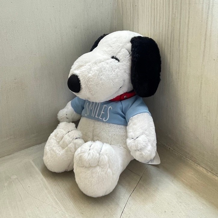 BONEKA SNOOPY