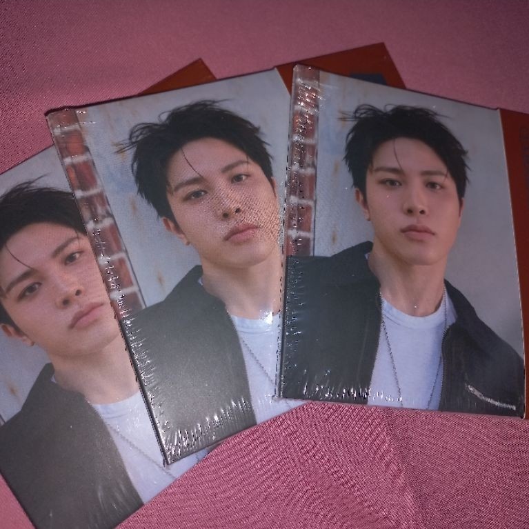 Album Treasure New Wav So junghwan raw version