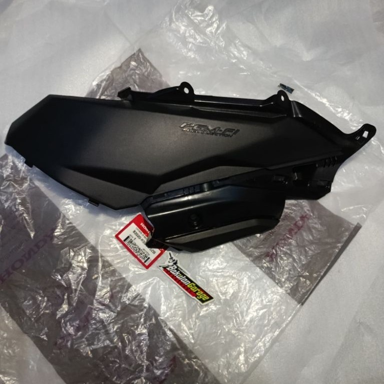 83620-K59-A70ZB - Cover Side Body Kiri Honda Vario 150 K59J