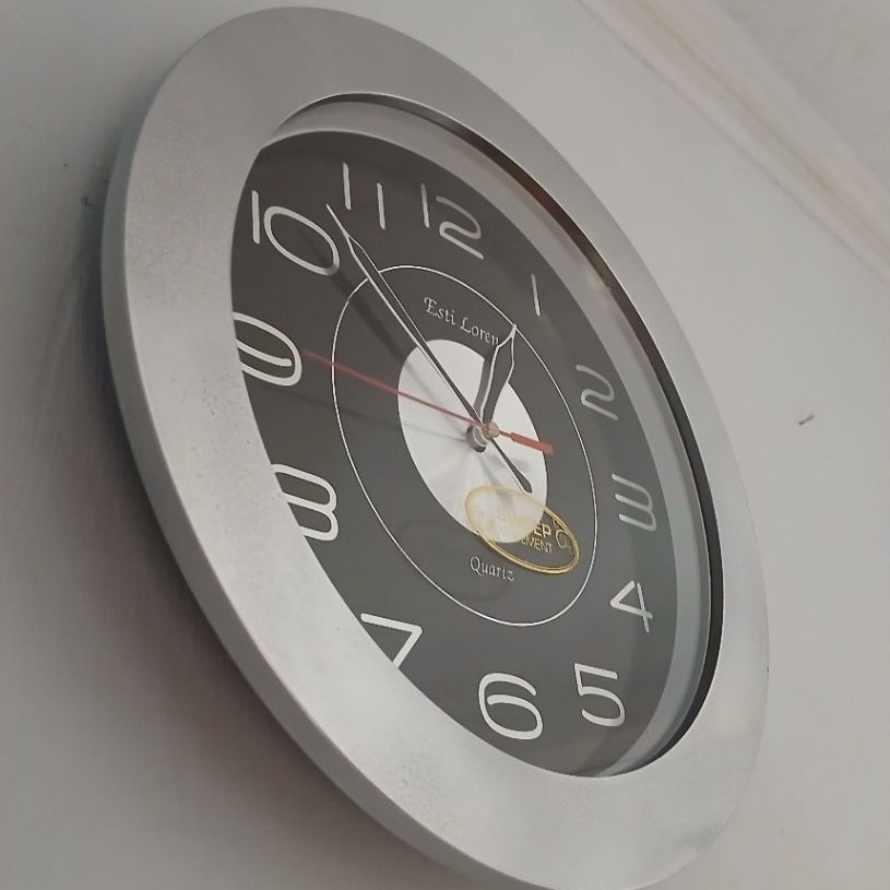 Jam dinding  ESTI LOREN bundar 30 cm