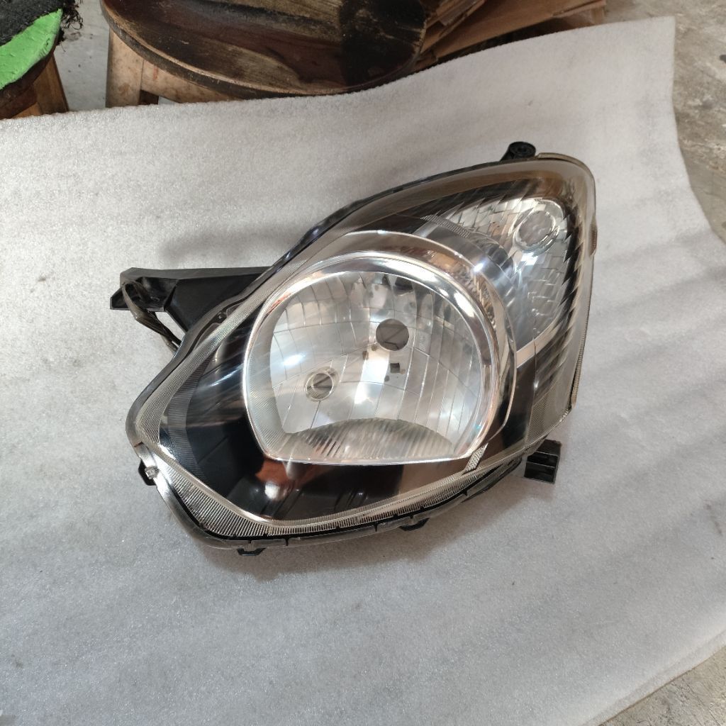 Headlamp lampu depan agya ayla 2010-2014 original kiri