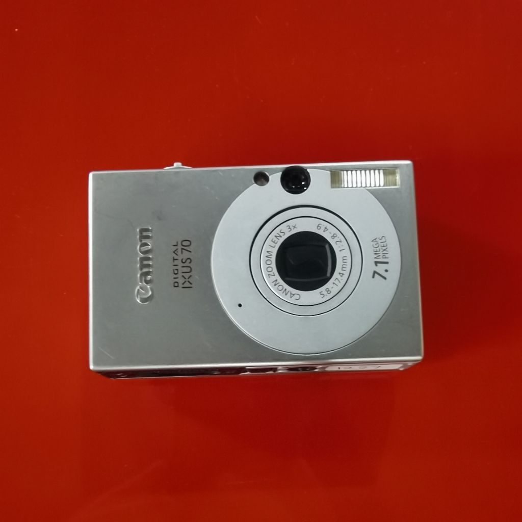 #1227 Canon Ixus 70 Kamera Digital